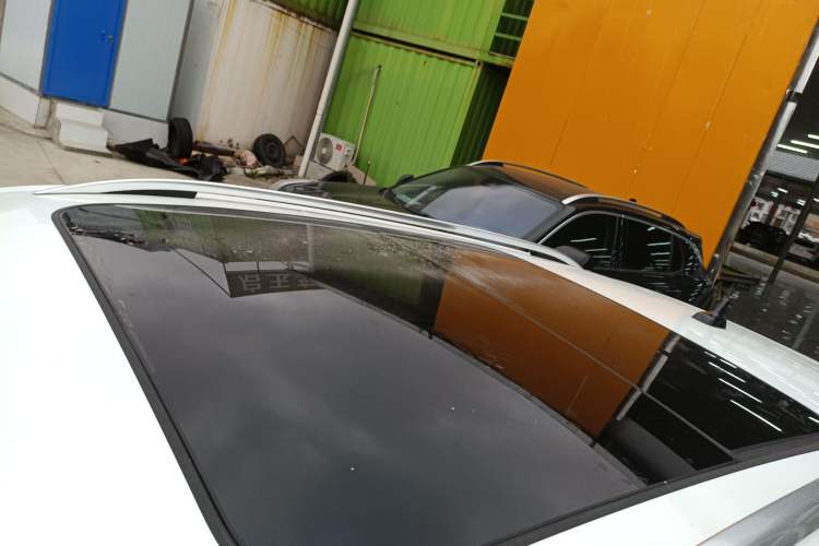 Used Volkswagen T-ROC 2023 300TSI DSG Two-Wheel-Drive Chen Guang Edition
