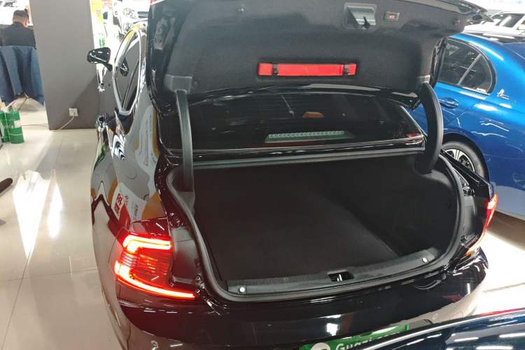 Used Volvo S90 2023 B5 Zhiyi Luxury Edition