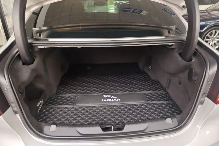 Used Jaguar XEL 2024 2.0T 250 PS R-DYNAMIC S Advanced Sport Edition Trunk