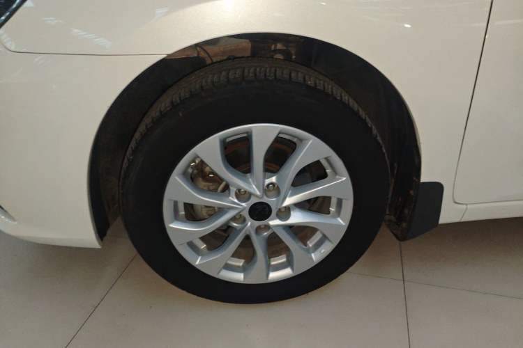 Used Nissan Sylphy 2019 1.6XV CVT Smart Connect Luxury Edition China VI Standard Left Front Wheel Hub