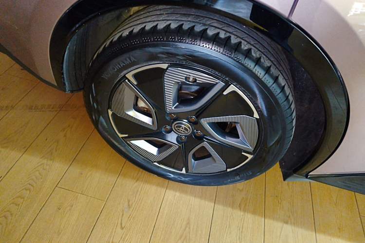 Used Toyota bZ3 2023 616 km Long-Range Premium Exterior 2