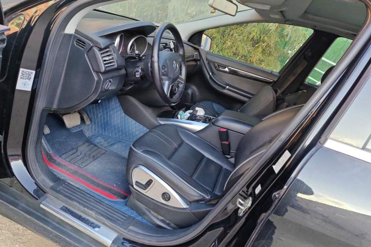 Used Mercedes-Benz R-Class 2014 R 320 4MATIC Luxury Model