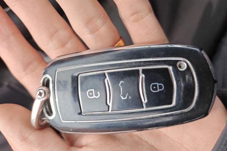 Used Geely Auto Emgrand X7 Sport 2016 2.0L Manual Smart Connect Version
