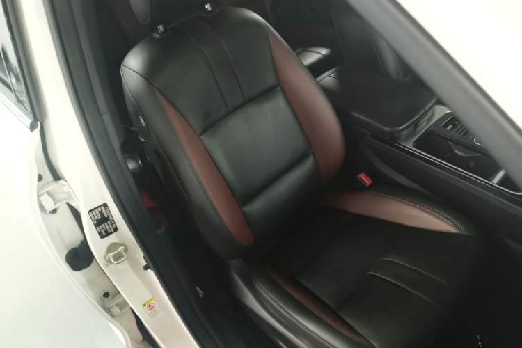 Used GAC Trumpchi GS8 2020 GS8S 390T Two-Wheel Drive Luxury Smart Connectivity Version Right Front Seat