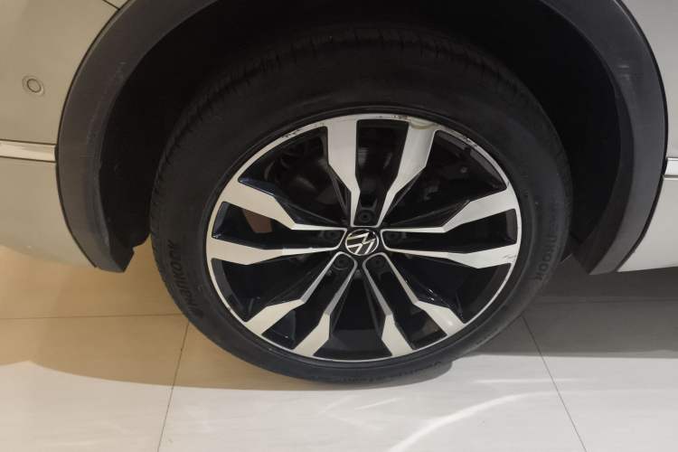 Used Volkswagen Tiguan L 2021 330TSI Automatic Two-Wheel Drive R-Line Flagship Edition