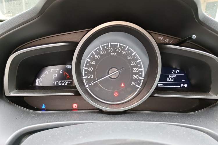 Used Mazda 3 Axela 2017 Sedan 1.5L Automatic Luxury Model Emission Standard China V Instrument Cluster