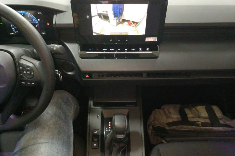 Used Toyota Corolla Cross 2026 Model 2.0L Pioneer Edition Gear Lever