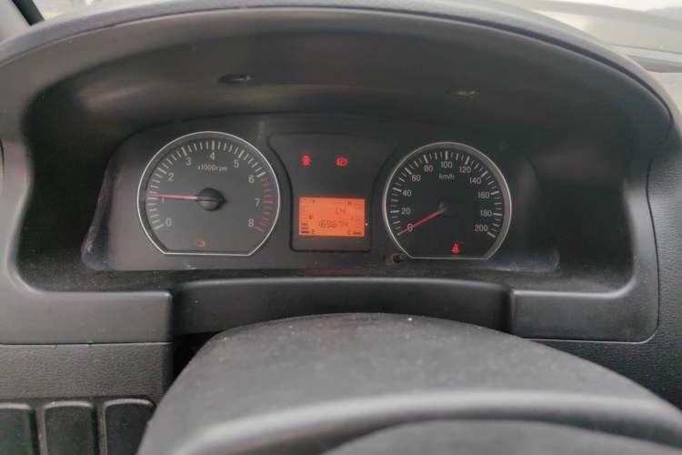 Used FORTHING Lingzhi 2016 M3L 1.6L 7-Seater Standard Model
