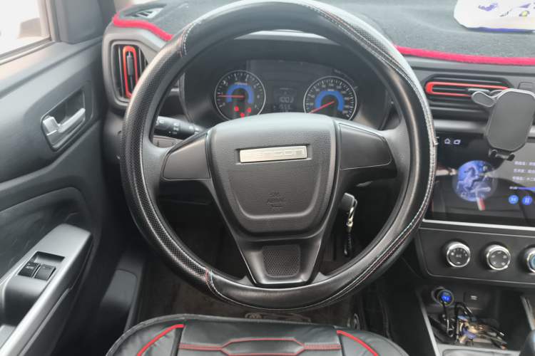 Used Dongfeng Fengon 380 2022 1.5L Comfort-Class Passenger Vehicle (Steel Spring) with 7 Seats Steering Wheel