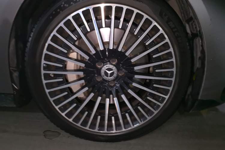 Used Mercedes-Benz EQS 2022 450+ Luxury Edition Right Front Wheel Hub