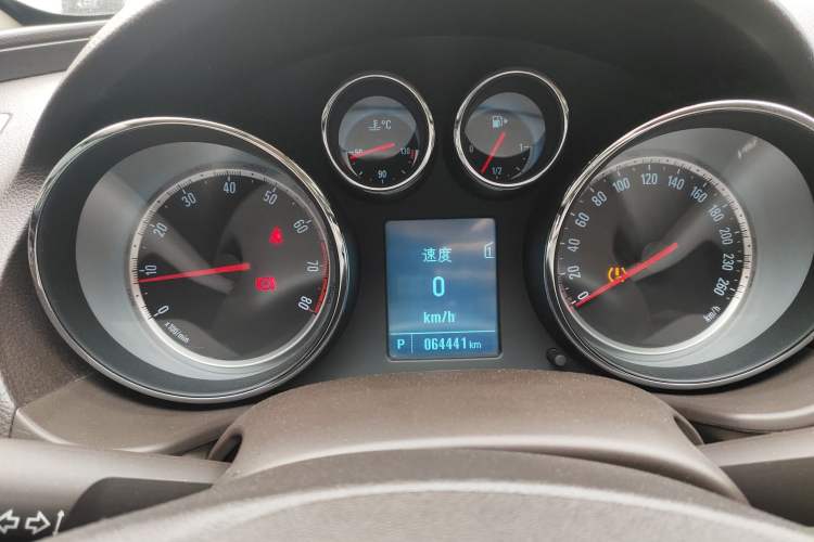 Used Buick Regal 2015 2.0L Leading Fashion Edition