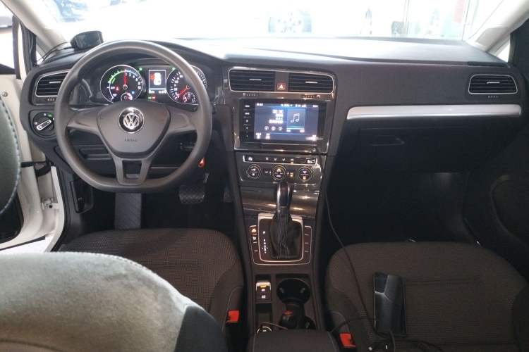 Used Volkswagen Golf Pure Electric 2020 Chari