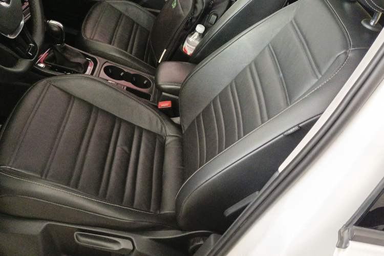 Used Volkswagen Touran 2018 Volkswagen Touran L 280TSI DSG Comfort Edition 7-seater Left Front Seat