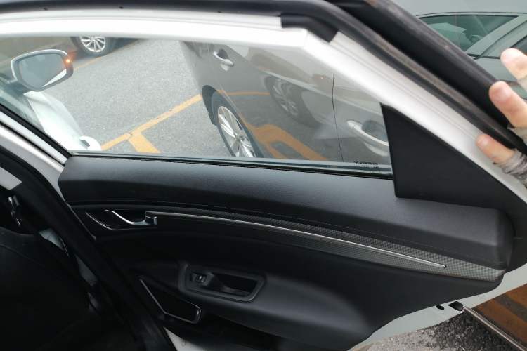 Used Livan Maple 60s 2022 Easy-to-Replace Version Lithium Iron Phosphate
