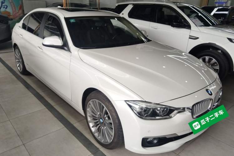 Used BMW 3 Series 2019 320Li Fashion Model Front Right 45 Deg