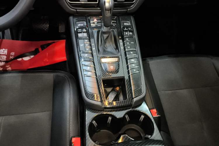 Used Porsche Macan 2021 Macan 2.0T
