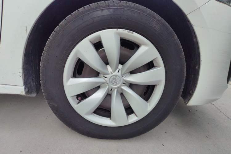 Used Citroen Elysee 2018 1.6L Manual Fashion Edition Right Front Wheel Hub