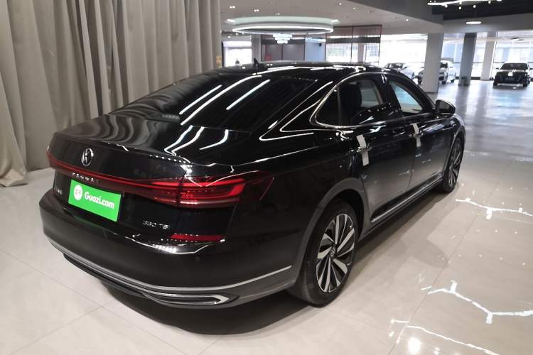 Used Volkswagen Passat 2023 Facelift 330TSI Luxury Edition
