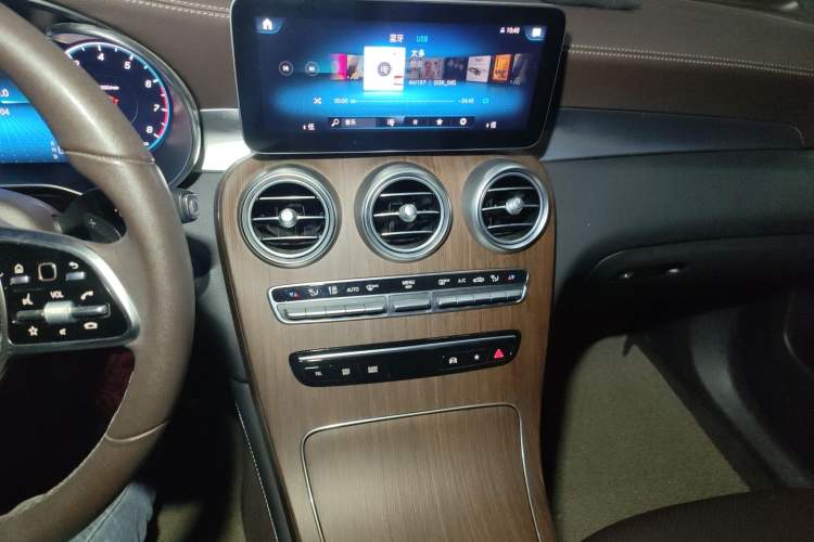 Used Mercedes-Benz GLC 2021 GLC 300 L 4MATIC Dynamic Model Audio And AC Panel