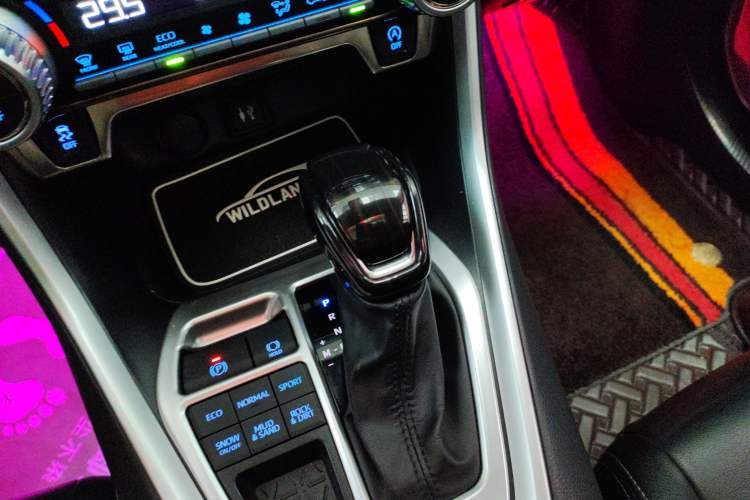 Used Toyota Wildlander 2022 2.0L CVT 4x4 Luxury PLUS Edition