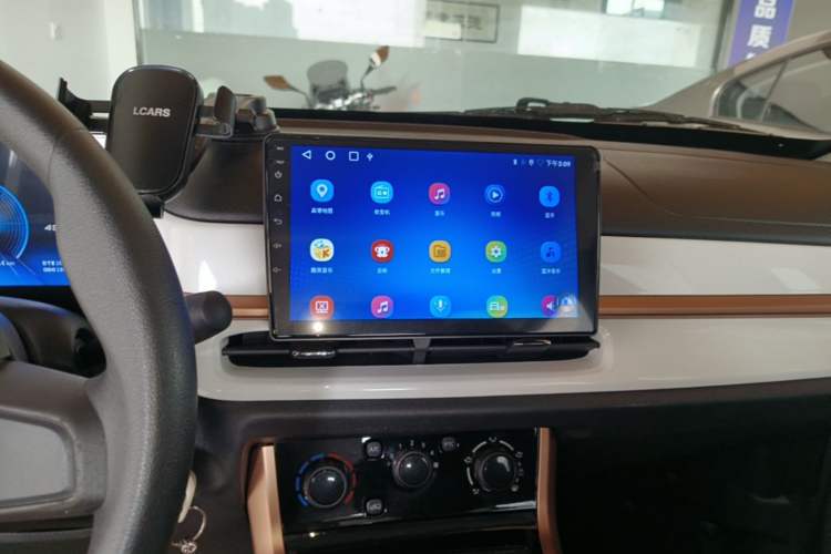 Used Dongfeng NAMMI BOX 2022 Chasing Wind Edition 331 km Standard Model Audio And AC Panel