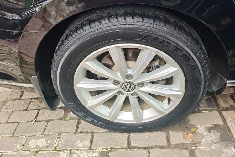 Used Volkswagen Magotan 2019 330TSI DSG Leading Edition China V Standard Right Rear Wheel Hub