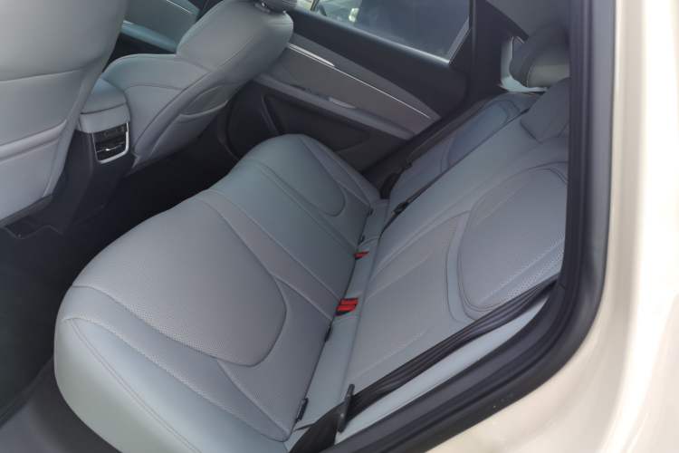 Used XPeng MONA M03 2024 620 with Ultra-Long Range
