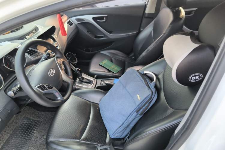 Used Hyundai Elantra (5th Generation / Langdong) 2016 1.6L Automatic Smart Version