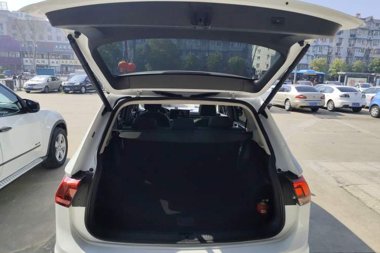 Used Volkswagen Tiguan L 2023 300TSI Automatic Two-Wheel Drive Smart Edition