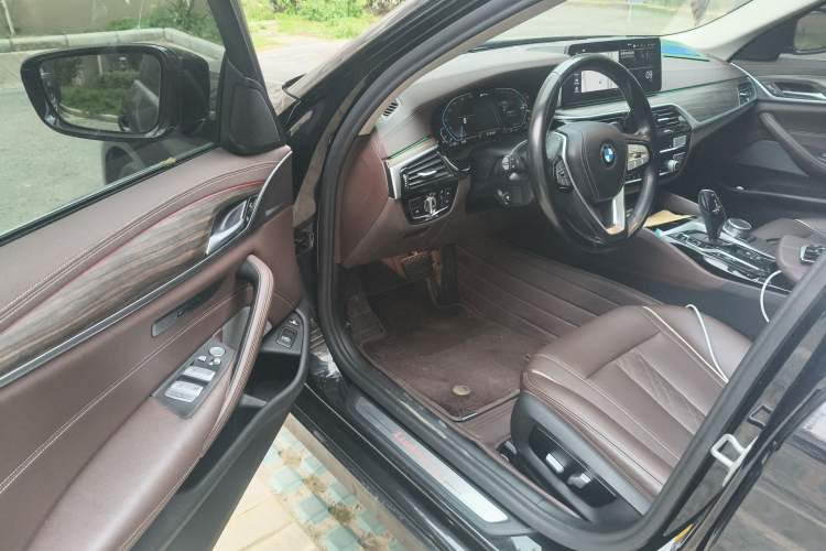 Used BMW 5 Series New Energy 2021 535Le Luxury Package Driver Seat