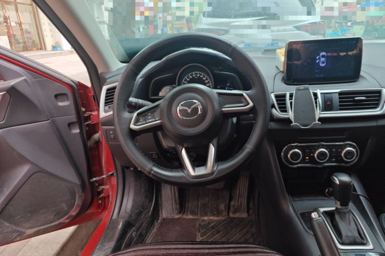 Used Mazda 3 Axela 2017 Sedan 1.5L Automatic Comfort Model Emission Standard China V
