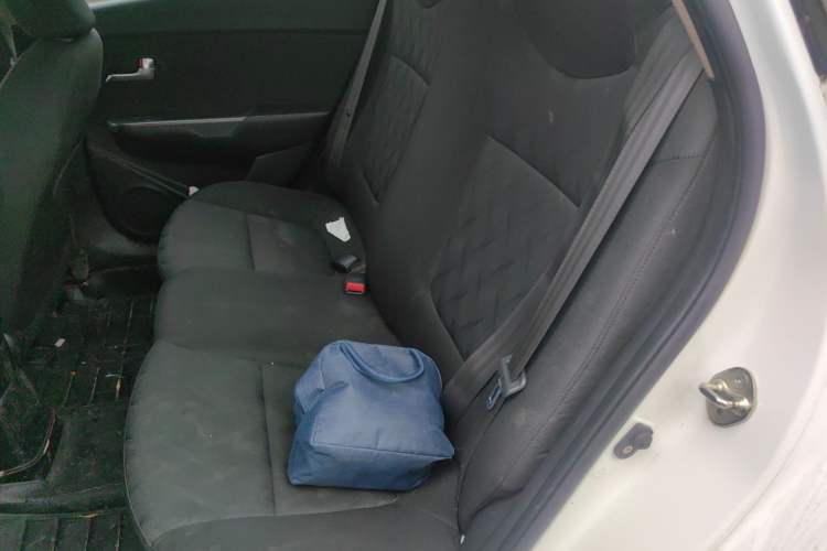 Used Kia K2 2015 Sedan 1.4L MT GLS