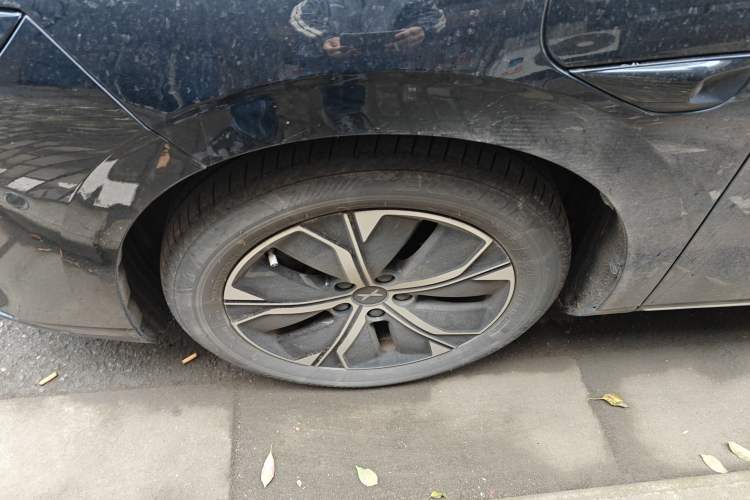 Used XPeng P5 2024 500 Pro Edition Left Front Wheel Hub