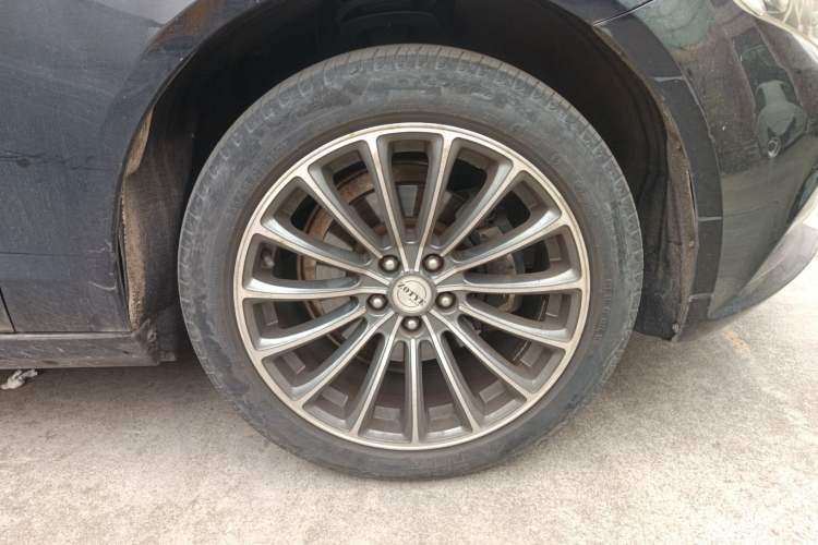 Used Zotye Z700 2016 1.8T DCT Prestige Edition
