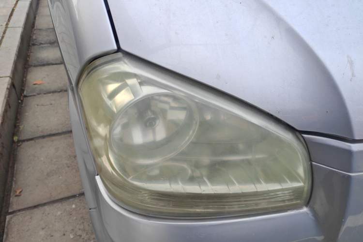 Used BAIC Weiwang 306 2011 1.3L Comfort version 7 seats Right Front Headlight