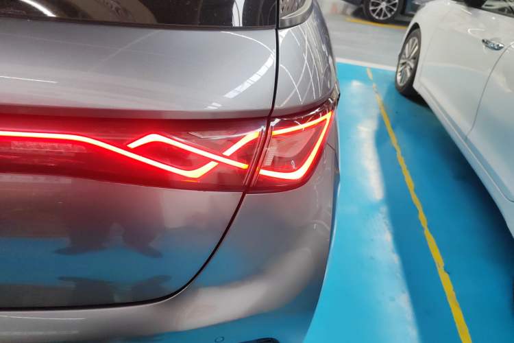 Used BYD Dolphin 2023 420 km Fashion Edition Right Rear Taillight