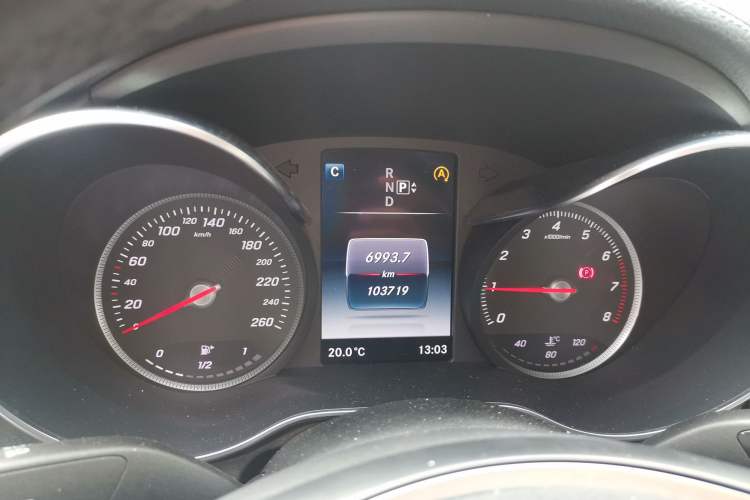 Used Mercedes-Benz C-Class 2015 Facelift C 200 L