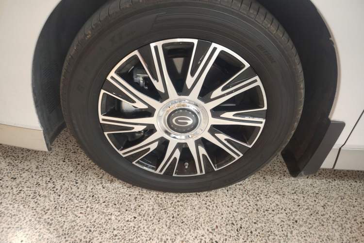 Used GAC Trumpchi Xiangwang M8 2026 Model Zongshi LiDAR Edition Left Front Wheel Hub