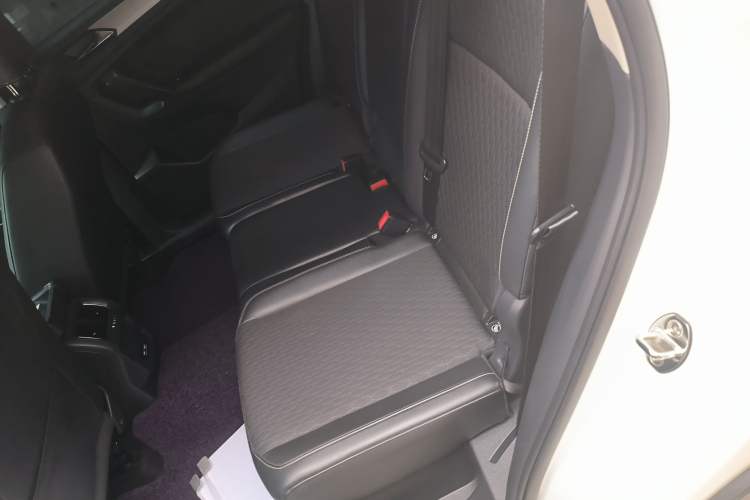 Used Volkswagen Tiguan L 2017 330TSI Automatic Two-Wheel Drive Luxury Edition Left Rear Seat