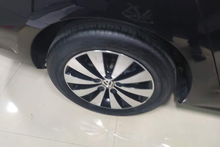 Used Volkswagen Sagitar 2017 230TSI Automatic Comfort Version
