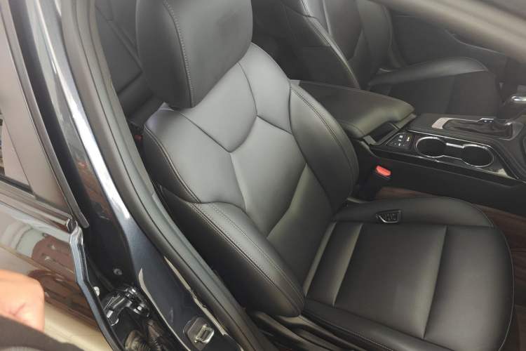 Used Cadillac CT4 2022 28T Fashion Edition Right Front Seat