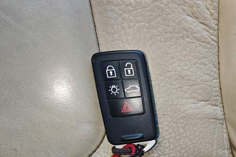 Used Volvo XC60 2012 T5 Comfort Edition Vehicle Key