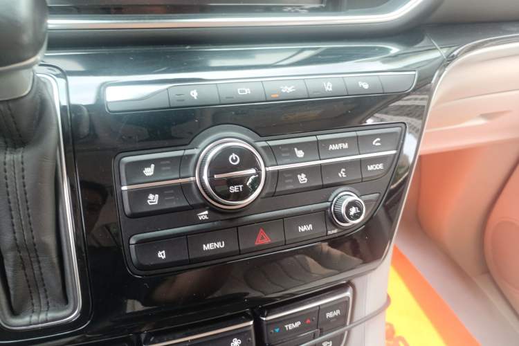 Used GAC Trumpchi M8 2018 320T Flagship Edition Audio And AC Panel