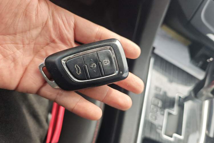 Used Dongfeng Aeolus AX7 2016 2.0L Automatic Zhiyi Trim