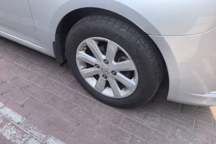 Used Baojun 630 2012 1.5L DVVT automatic comfort version Right Front Wheel Hub