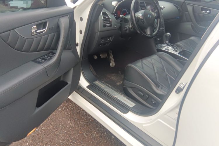 Used Infiniti FX 2011 FX35 Standard Edition Driver Seat