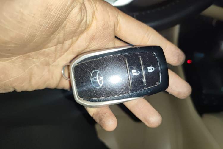 Used Toyota Highlander 2018 2.0T Four-Wheel Drive Luxury Version 7 Seats China VI Standard
