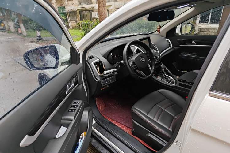 Used Dongfeng Aeolus AX7 2016 2.0L Automatic Zhiyi Trim