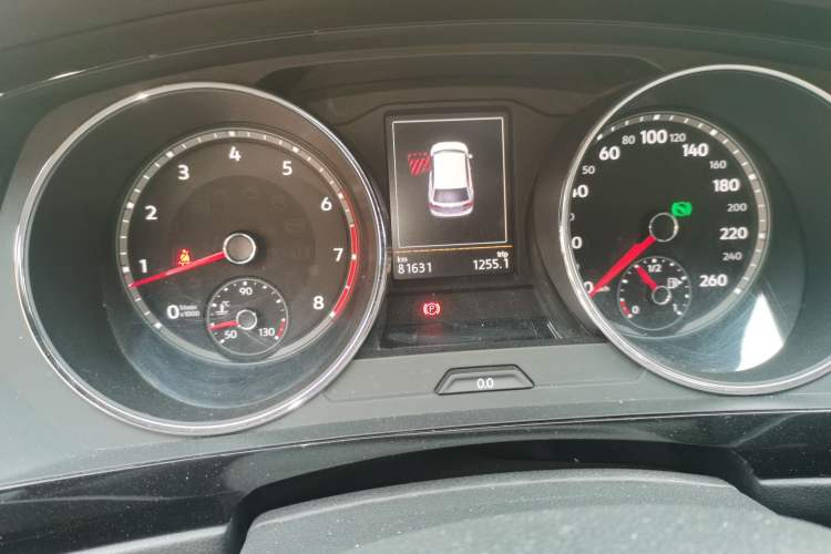 Used Volkswagen Tiguan L 2017 330TSI Automatic Two-Wheel Drive Luxury Edition Odometer Close Up