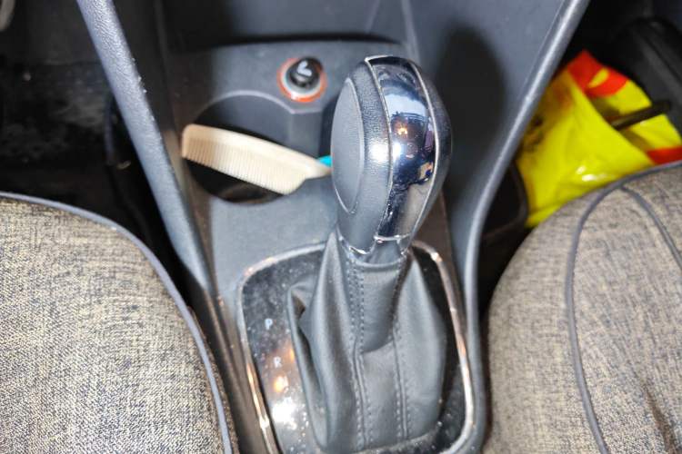 Used Volkswagen Polo 2016 1.6L Automatic Comfort Model
